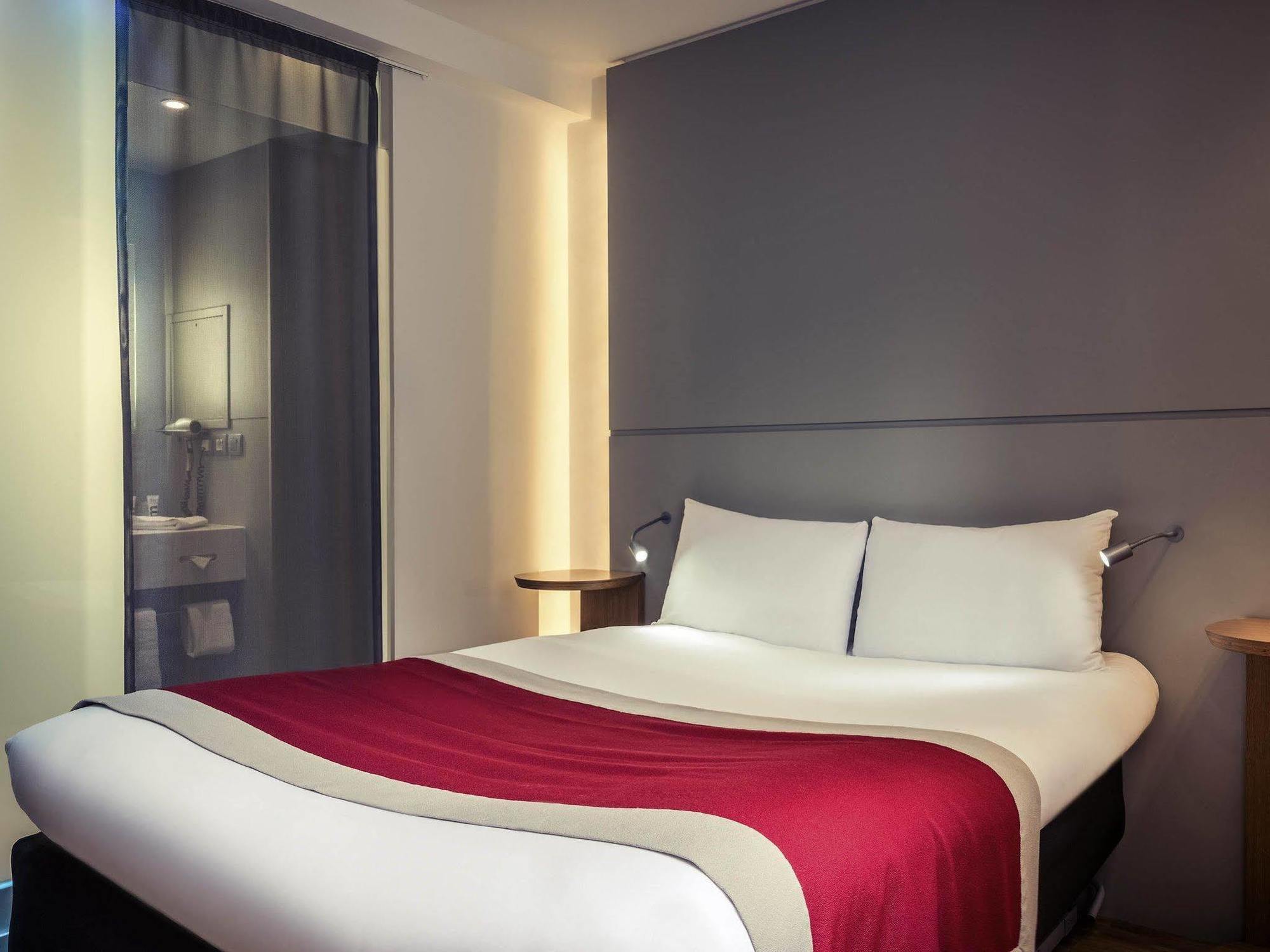 Mercure Paris Arc De Triomphe Etoile Екстер'єр фото